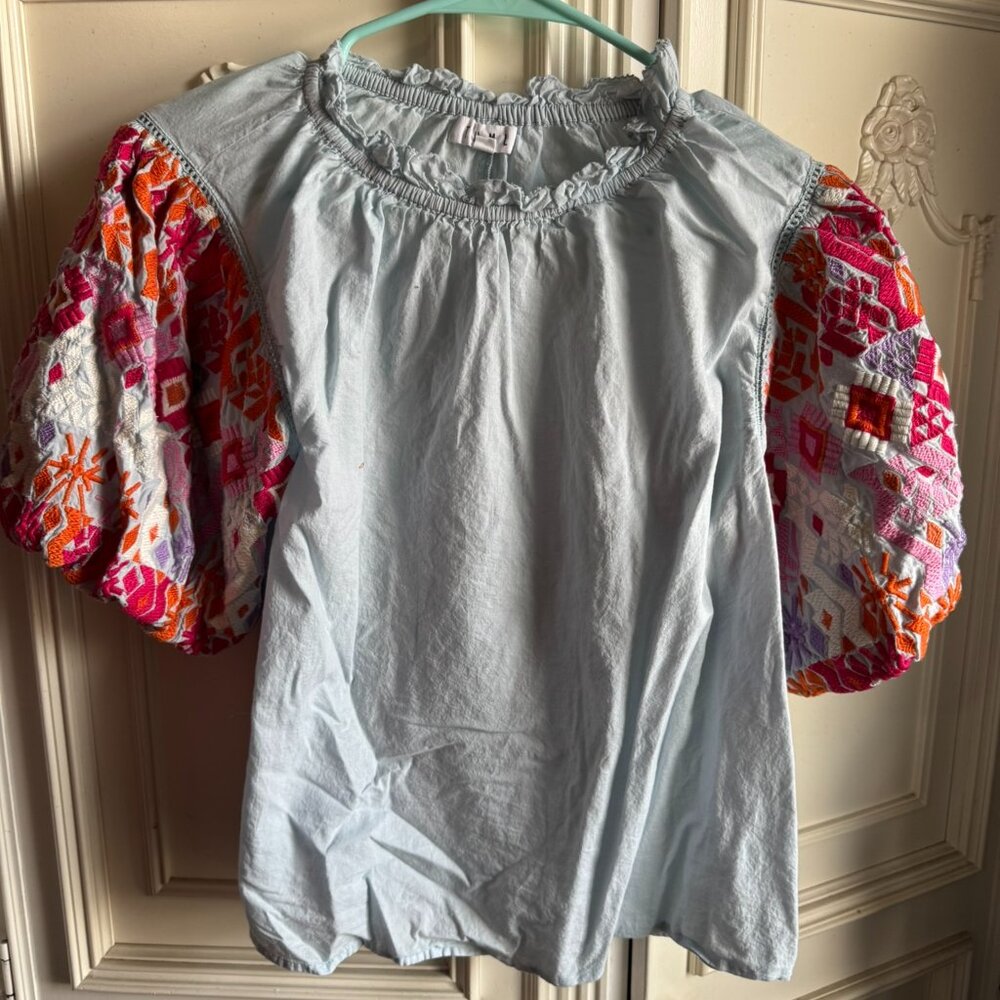 THML chambray blue shirt w/ embroidery & puff sleeves, women's size small